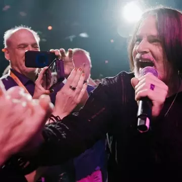 Tommy DeCarlo, solistul trupei "Boston", celebră pentru hitul "More Than a Feeling", a murit la 60 de ani