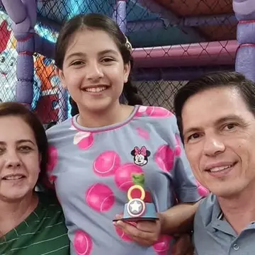 O fetiță a murit după ce părul i-a fost prins în sistemul de aspirație al unei piscine. Laura avea doar 12 ani