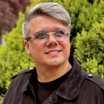 Paul Surugiu Fuego, dezvăluiri rare despre copilărie: „Ochii mei visau mari scene”