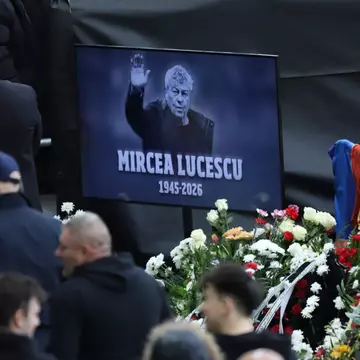 Ultima zi de omagii pentru Mircea Lucescu la Arena Națională. Ilie Bolojan, Traian Băsescu, Gică Popescu, Anghel Iordănescu au mers să-și ia adio de la "Il Luce"