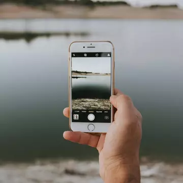 Revoluția fotografiei mobile: cum au transformat iPhone-urile fotografia de zi cu zi