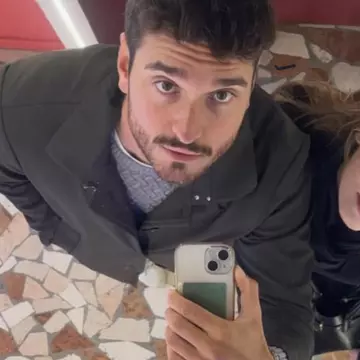 Sfârșit tragic pentru un român și iubita lui. Alexandru și Sarah au murit în Italia, după un accident de scuter