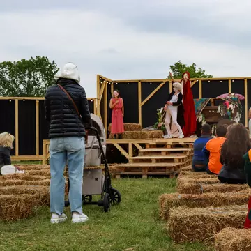 Shakespeare Village la Craiova: între lumea elisabetană și energia prezentului 