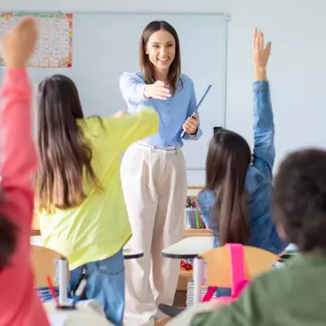 Mărire de salariu de 25% pentru profesori. Ce acte sunt necesare și când se depun dosarele pentru gradația de merit