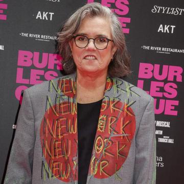 Rosie O'Donnell și-a făcut lifting facial, după ce ani la rând a criticat operațiile estetice: „A costat mai mult decât orice mașină pe care am cumpărat-o vreodată”