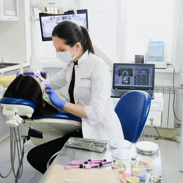 Soluții moderne pentru un zâmbet complet la Angelescu Dental Clinic
