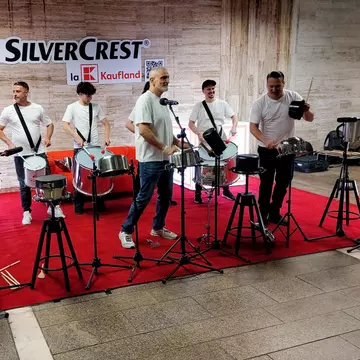 Concertul de la metrou la care nu te-ai așteptat și ustensilele pe care le vrei acum acasă
