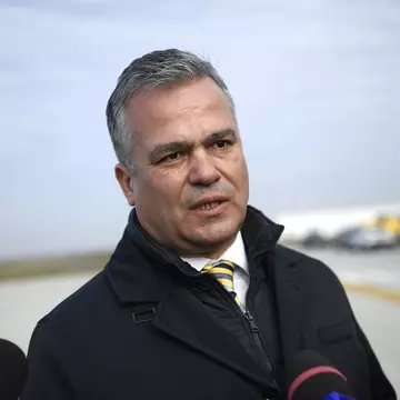 Ce avere are Adrian Veștea, premierul desemnat. Liberalul are economii importante în trei valute