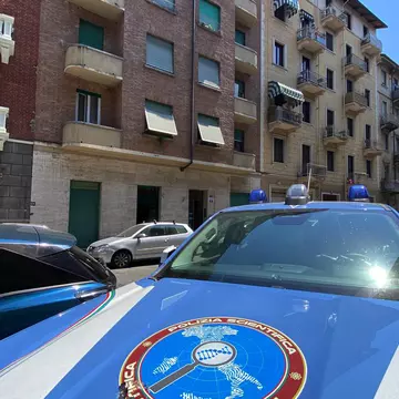 Caz șocant în Italia. O româncă și fiica ei de 13 ani, găsite moarte într-un apartament din Torino. Femeia este suspectată că și-ar fi ucis copilul