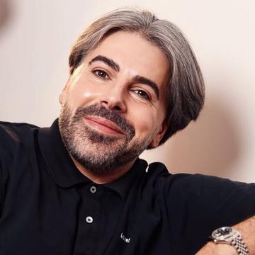 Cum arăta Maurice Munteanu în adolescență. Imagine de colecție alături de mama lui, Claudia Munteanu