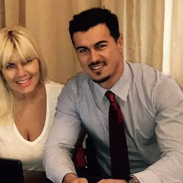 Ce spune Elena Udrea despre Adrian Alexandrov, după ce acesta a fost tată singur mulți ani: „Alta e să vezi ce tată minunat a fost în lipsa mea”