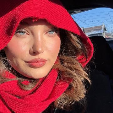 Influencerița Victoria Gheorghe, traumatizată după ce o doctoriță i-a spus că are sifilis: „Când îmi aduc aminte îmi fierbe sângele în vene”
