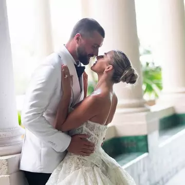 Cadouri de zeci de mii de euro pentru invitați, la nunta unui fotbalist celebru. Jake Ferguson și Haley Cavinder au avut o nuntă de lux