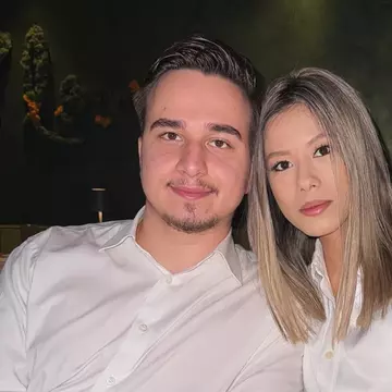 Cum au apărut fiul cel mare al lui Laurențiu Reghecampf, Luca, și soția lui, Asiana Peng, la botezul mezinului familiei