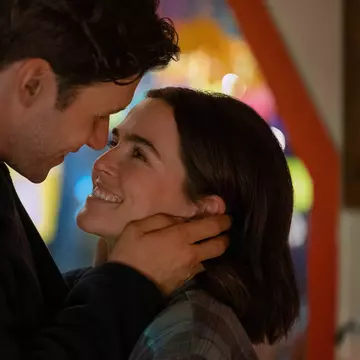 Comedia romantică de pe Netflix de care toată lumea este obsedată: „Am văzut-o de două ori”