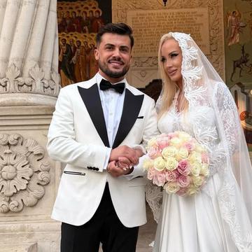 Simona Trașcă și Marian Buzilă s-au căsătorit religios. Mara Bănică și Adriana Bahmuțeanu, apariții de neuitat la nunta fostei asistente tv