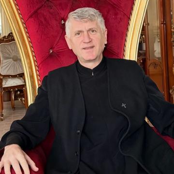Suma impresionantă de bani găsită în casa lui Cristian Pomohaci. Ce se întâmplă acum cu fostul preot