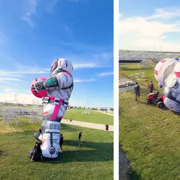 Astronautul NIBIRU, avariat accidental înainte de inaugurare, a devenit viral pe rețelele sociale