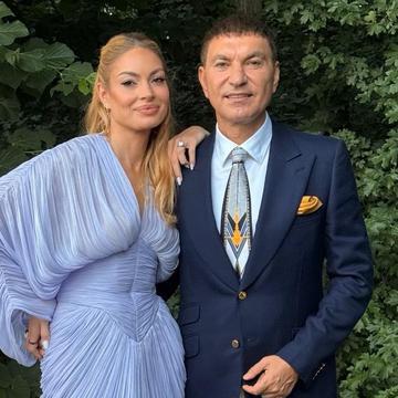 Valentina Pelinel și Cristi Borcea, surprinși în ipostaze tandre, în vacanță în Grecia cu cei trei copii: „Tot ce contează cu adevărat”