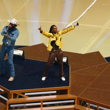 SWAE LEE, unul dintre artiștii principali de la UNTOLD ONE, pe scena WORLD CUP, alături de Post Malone