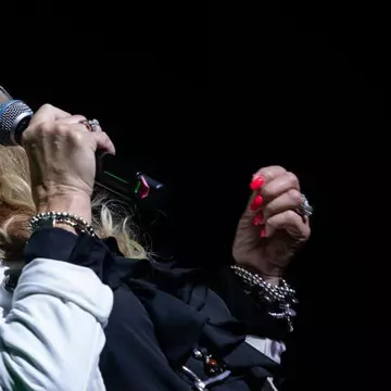 Bonnie Tyler, legenda muzicii pop, a murit la 75 de ani. De ce boală suferea
