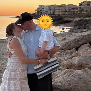 Emilie Kiser, însărcinată la un an de când fiul ei a murit înecat în piscină: „O rază de lumină în unele dintre cele mai întunecate zile ale noastre”.