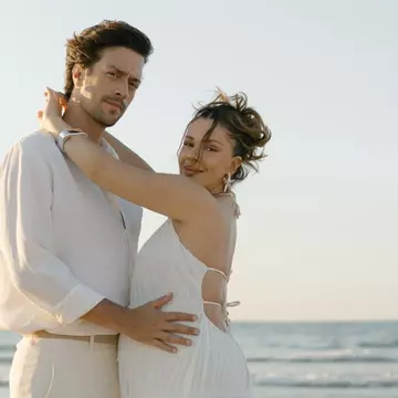 Feyyaz Şerifoğlu și Merve Dinçkol vor deveni părinți. Modul inedit în care cuplul de actori a dat vestea cea mare