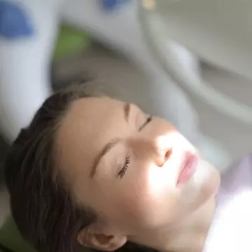 Frica de dentist nu mai e o scuză: sedare și anestezie modernă în implantologie
