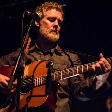 Doliu în lumea artistică. Glen Hansard, actor și muzician premiat cu Oscar, a murit într-un accident de motocicletă la 56 de ani