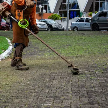 La cât timp se schimbă un ham pentru motocoasă? Iată cum influențează performanța lucrărilor