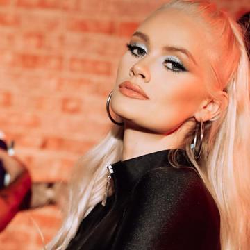 Cântăreața Lauren Bennett a murit la 37 ani. Mesajul emoționant transmis de fostele colege de trupă: „Inimile noastre sunt frânte”