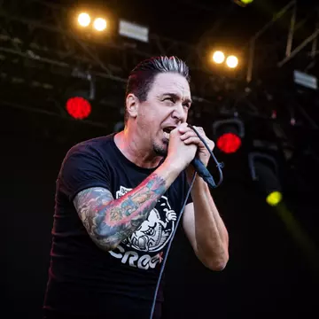 Lou Koller, solistul și cofondatorul legendarei trupe "Sick of It All", a murit la 59 de ani