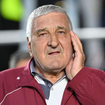 Rică Răducanu, internat de urgență. Fostul fotbalist a suferit un accident la mare: „Nu mi-e bine”