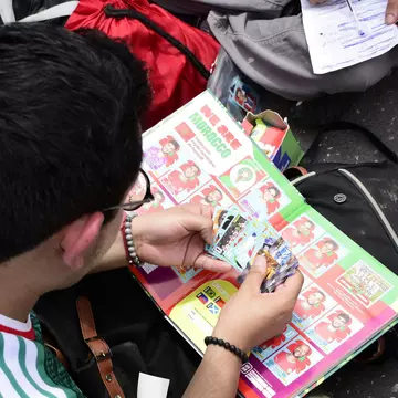 Un șofer Uber acceptă să fie plătit cu abțibilduri Panini World Cup 2026: „Banii vin și pleacă, abțibildurile pe care le vreau nu“