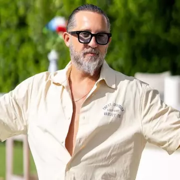 Omul de afaceri Yakir Levi a murit după ce a căzut de la etajul 28 al unui complex de lux