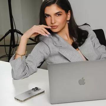 Ce laptop alegi pentru productivitate și multitasking?