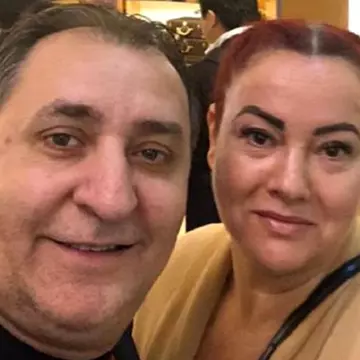 Vali Vijelie, în mijlocul unui scandal conjugal. Amanta a sunat-o pe soția manelistului: „Este la hotel cu o starletă”
