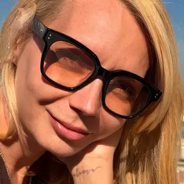 Daciana Sârbu, cu iubitul la mare. Femeia de afaceri și Alex Ghionea, vacanță romantică în Grecia