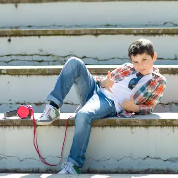 Blugi băieți în tendințe anul acesta: modele comode și cool pentru fiecare personalitate