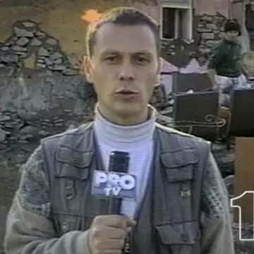 Îl recunoști? Este unul dintre cei mai mari jurnaliști din România, cu zeci de ani de carieră la Pro TV