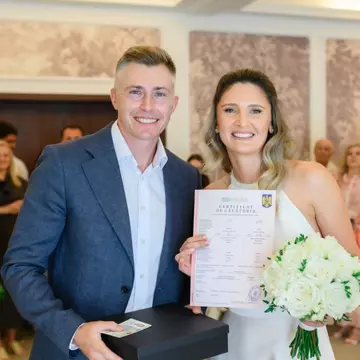 Irina Begu s-a căsătorit civil. Primele imagini de la cununia cu Victor Crivoi