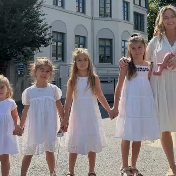 Laura Cosoi, detalii despre botezul celei de-a cincea fetițe. Evenimentul de la Maramureș va ține trei zile. Cine va cânta