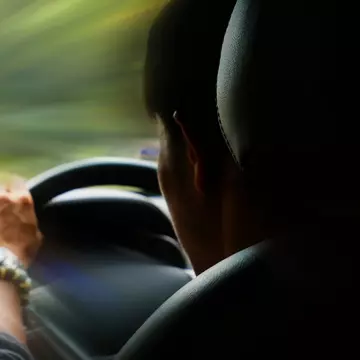 Un bărbat din Galați și-a lovit intenționat soția cu mașina. Ce s-a întâmplat după. Martor: „Ar merita pedepsit maxim”