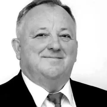 Primarul Damian Diniș din Hunedoara a murit după ce un tractor s-a răsturnat peste el
