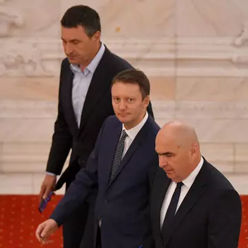 Cum ar arăta Guvernul Mureșan. Premierul desemnat s-a întâlnit cu președintele Nicușor Dan. PNL, USR și UDMR și-au împărțit ministerele
