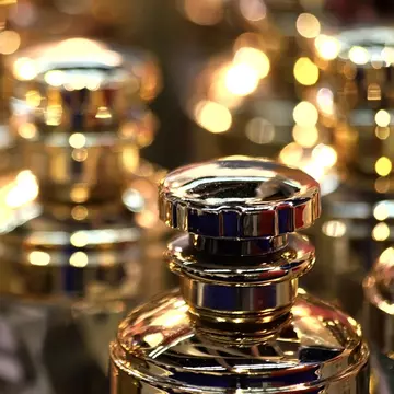 Parfum de zi sau parfum de seară? Care este cu adevărat diferența?