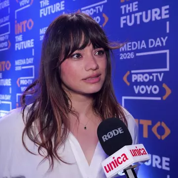 Ce fel de mamă este Aylin Cadîr. Actrița din Fără Urmă are doi copii: „Observ nevoia și o servesc. Sunt într-un continuu dans cu ei” / Exclusiv