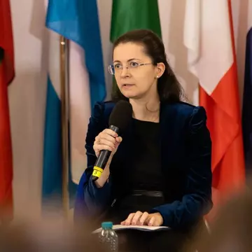 Cine este Mihaela-Ilincuța Ștefan-Simion, numită șefă de cabinet a premierului Luca Niculescu. Ce avere are și ce funcții a ocupat înainte