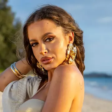 Cum arăta Claudia Ion de la Insula Iubirii 2026 înainte de intervențiile estetice: „Ce schimbare!”