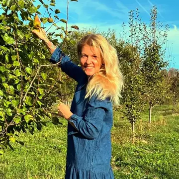 Dana Nălbaru și-a schimbat look-ul. Cum arată artista după ce s-a tuns singură: „Mi-am băgat foarfeca în păr”